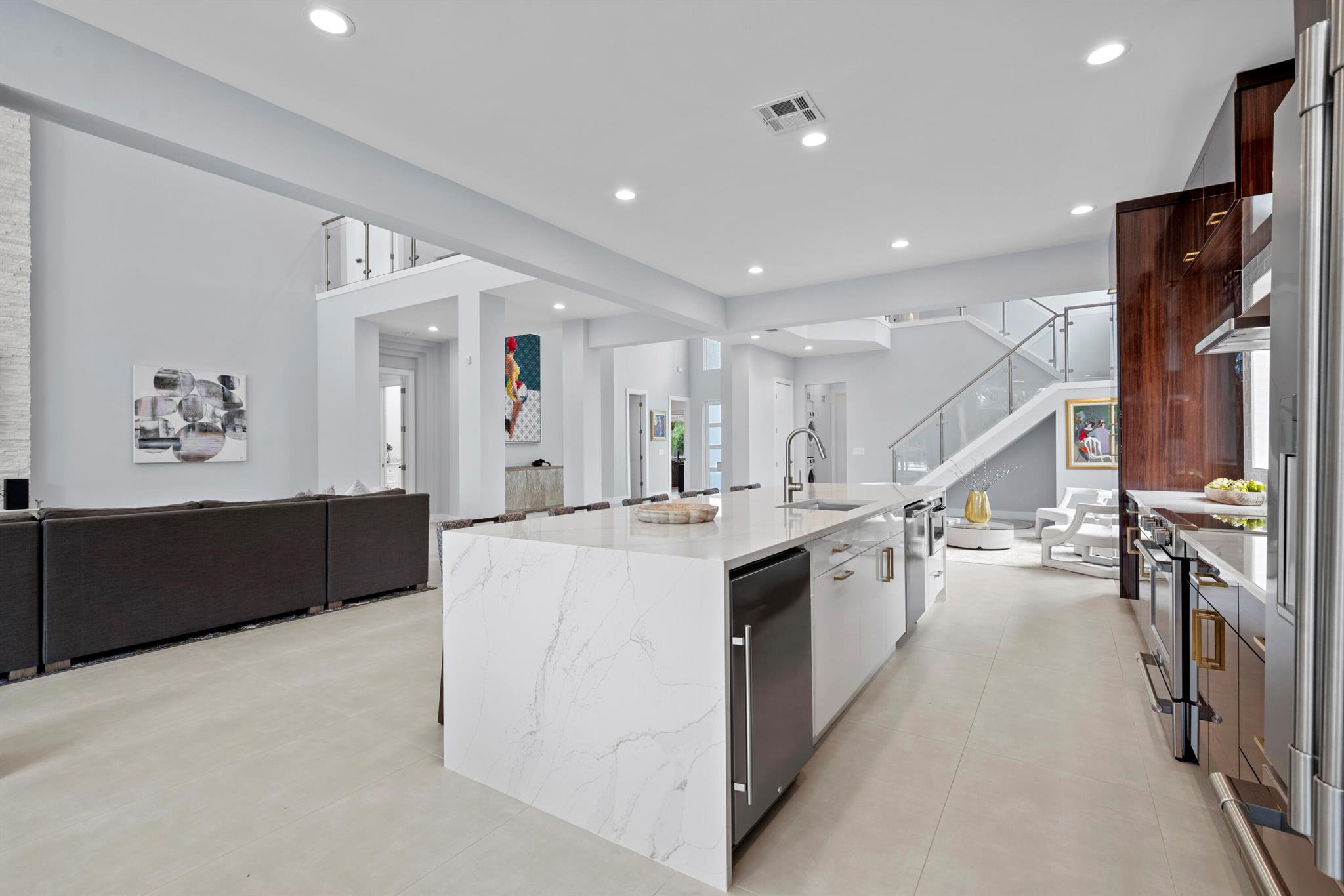 LAKES OF SUTTON / POLO CL - Residential