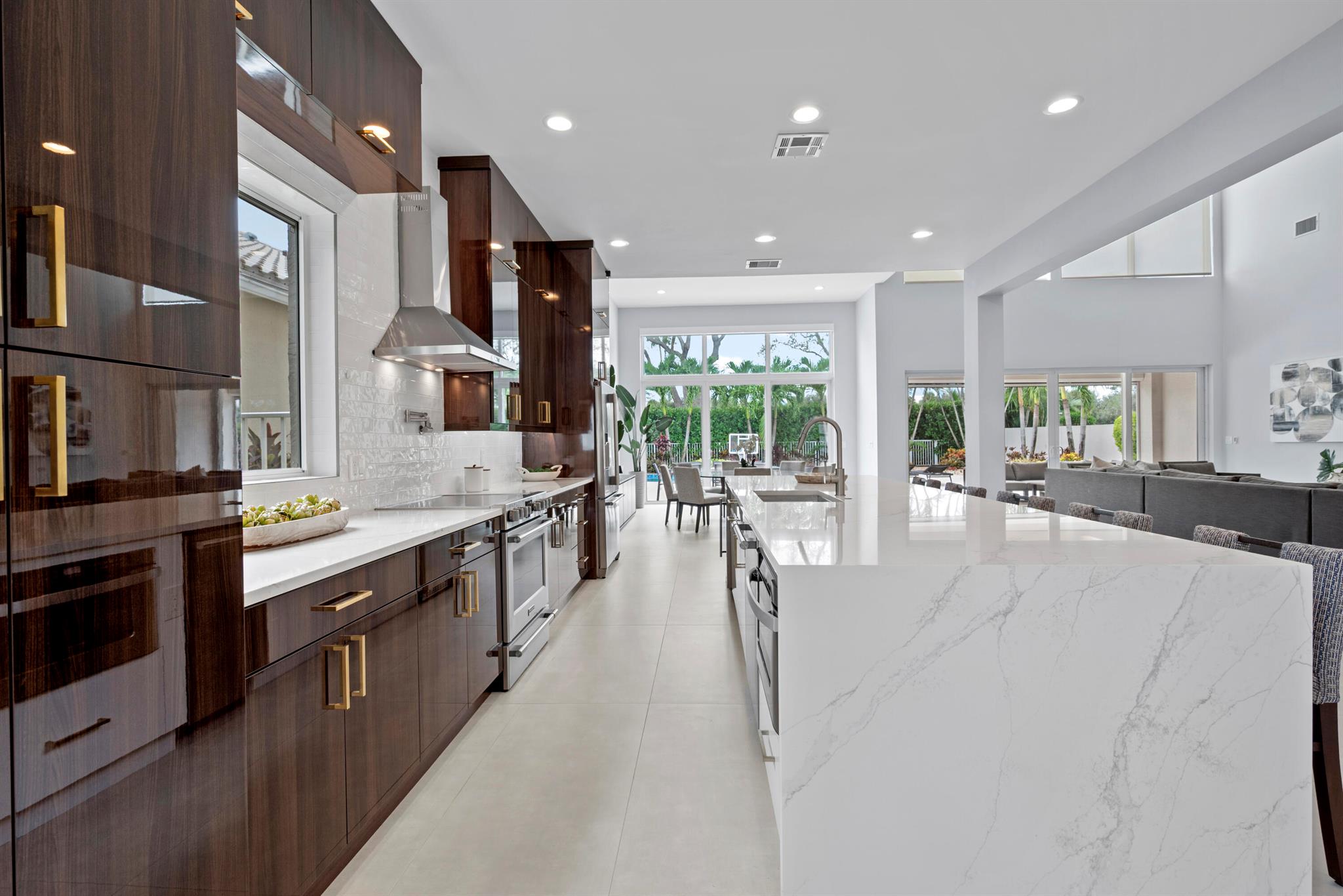 LAKES OF SUTTON / POLO CL - Residential