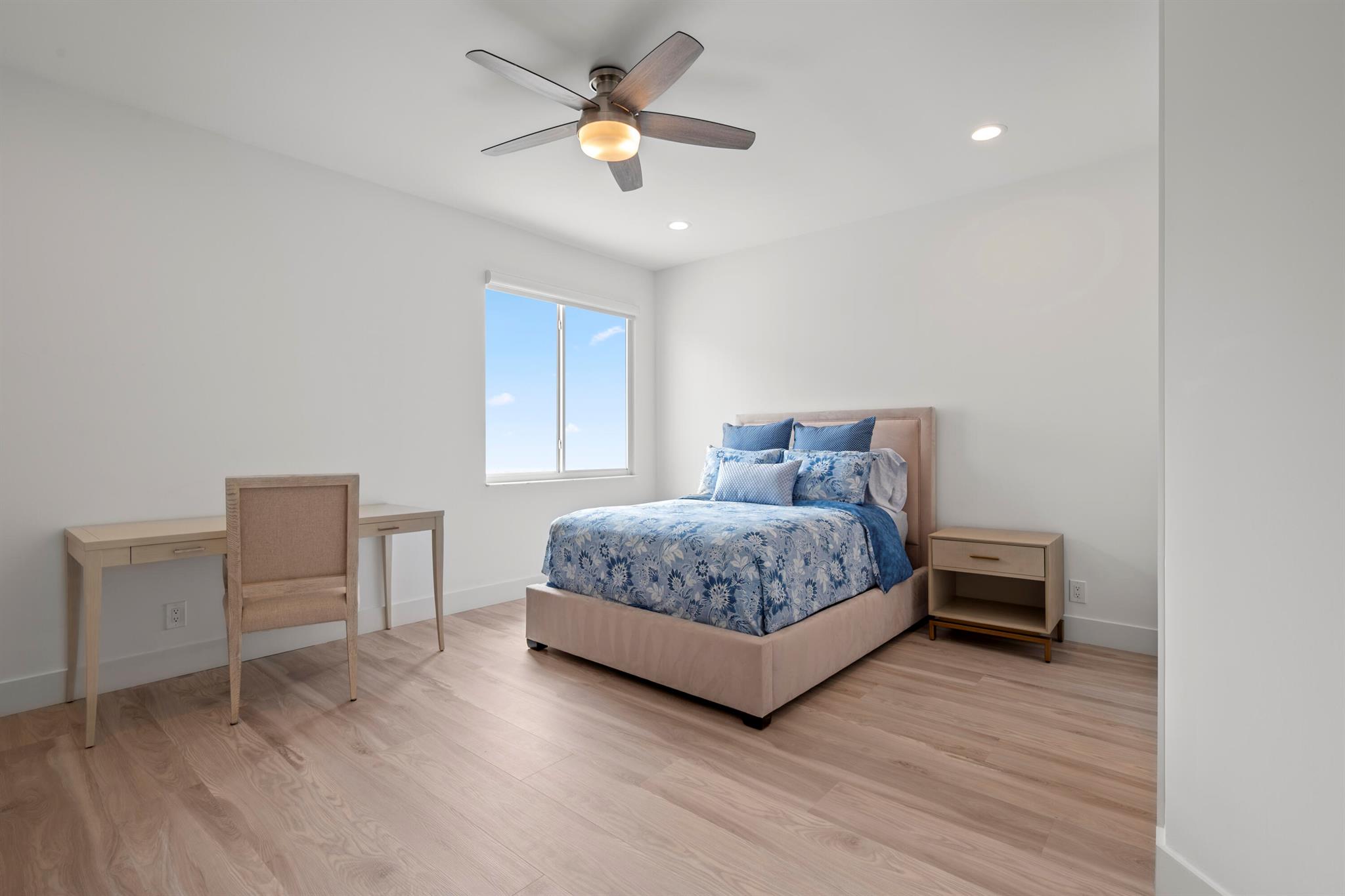 LAKES OF SUTTON / POLO CL - Residential