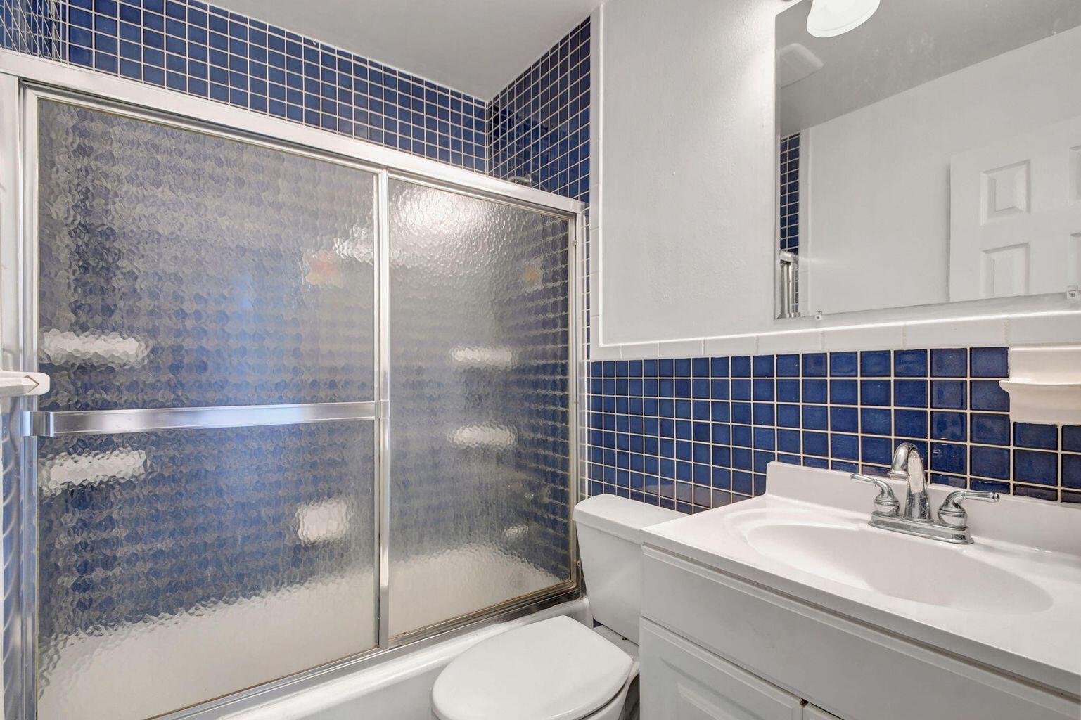 LAKE SHORE CONDO - Residential Lease