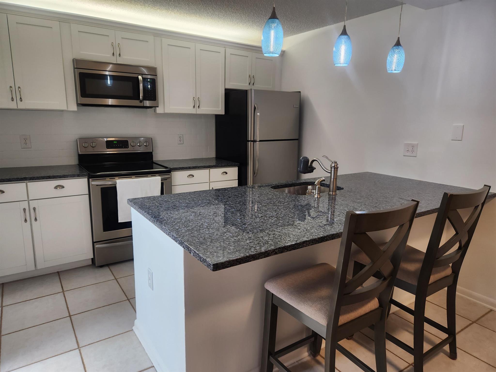 RIVER - Residential Lease