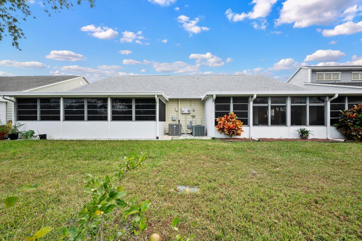 TROPICAL EAST - Residential