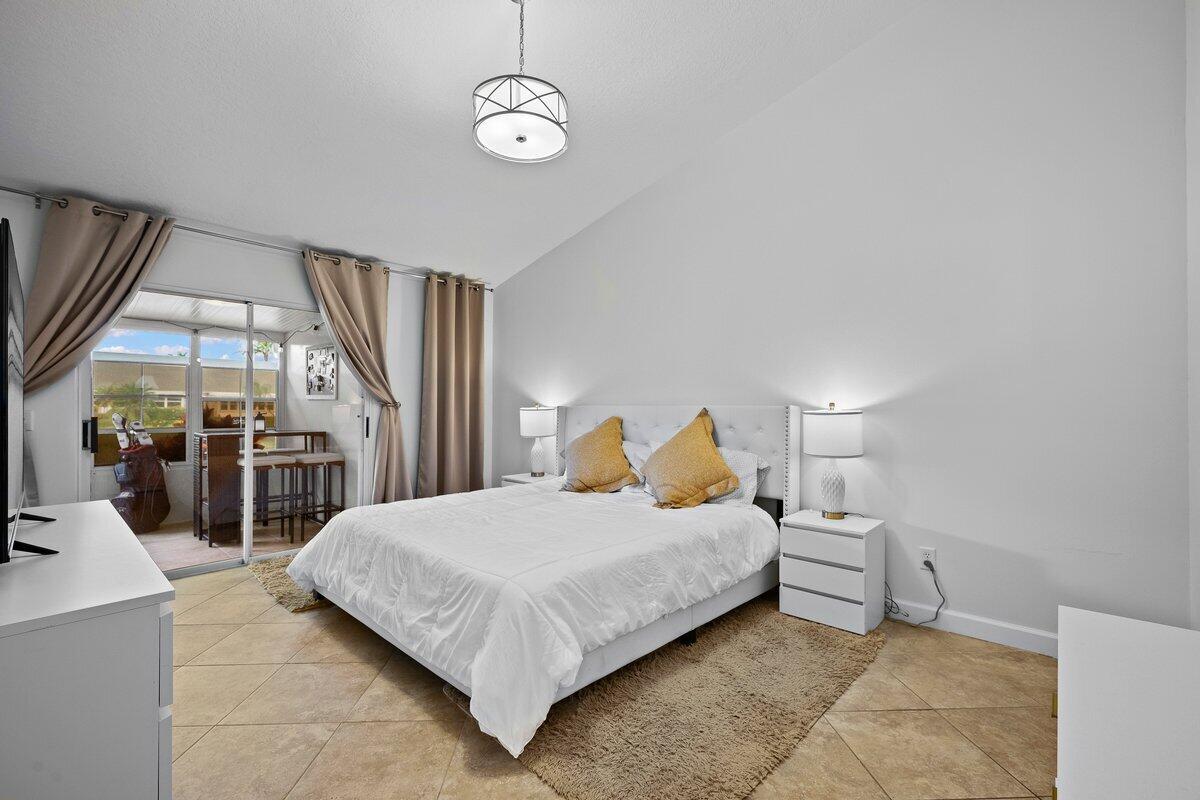 TROPICAL EAST - Residential