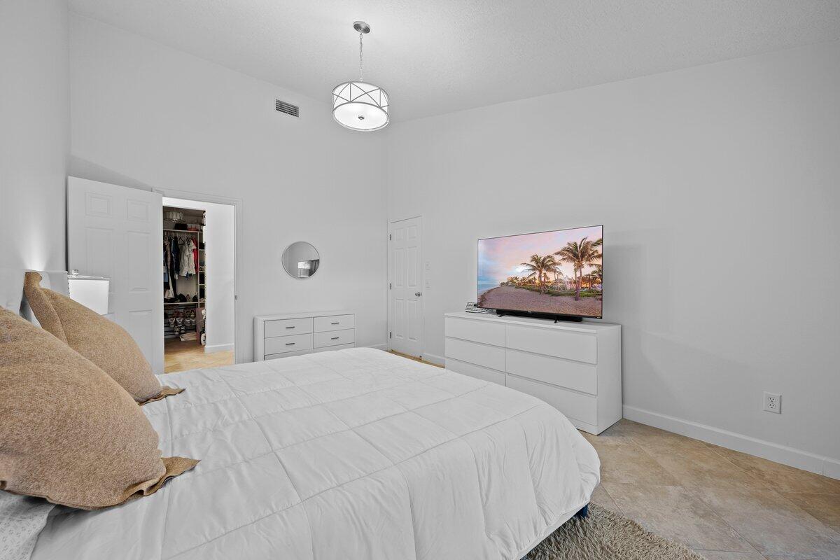 TROPICAL EAST - Residential