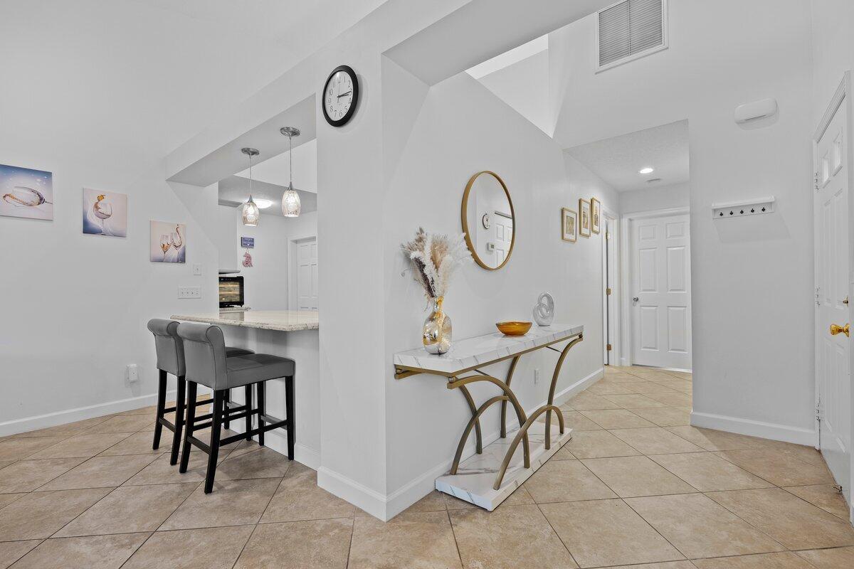 TROPICAL EAST - Residential