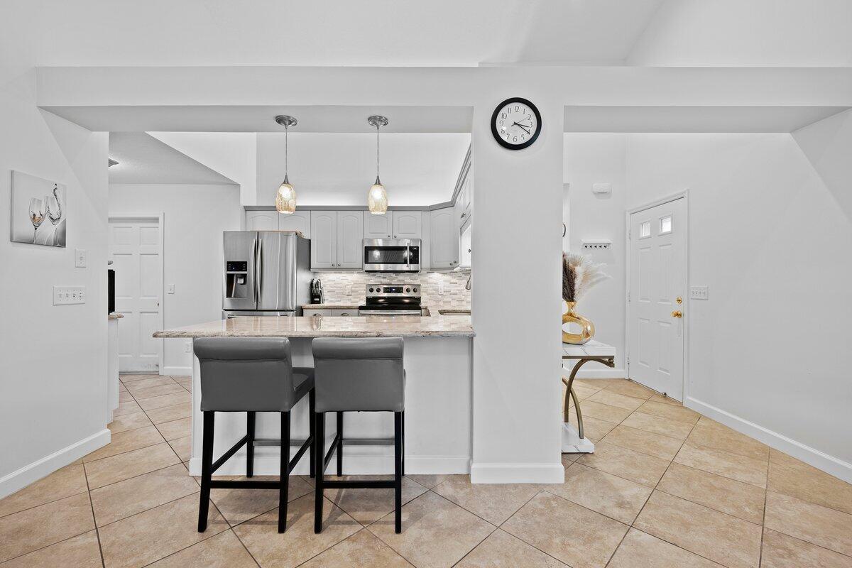 TROPICAL EAST - Residential