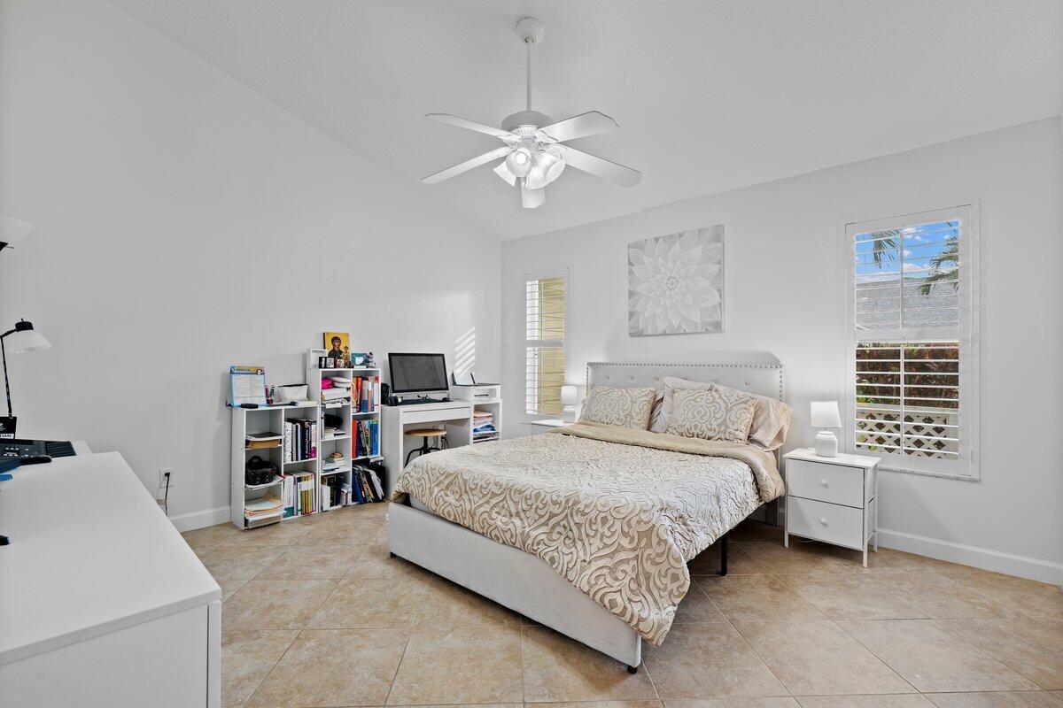 TROPICAL EAST - Residential