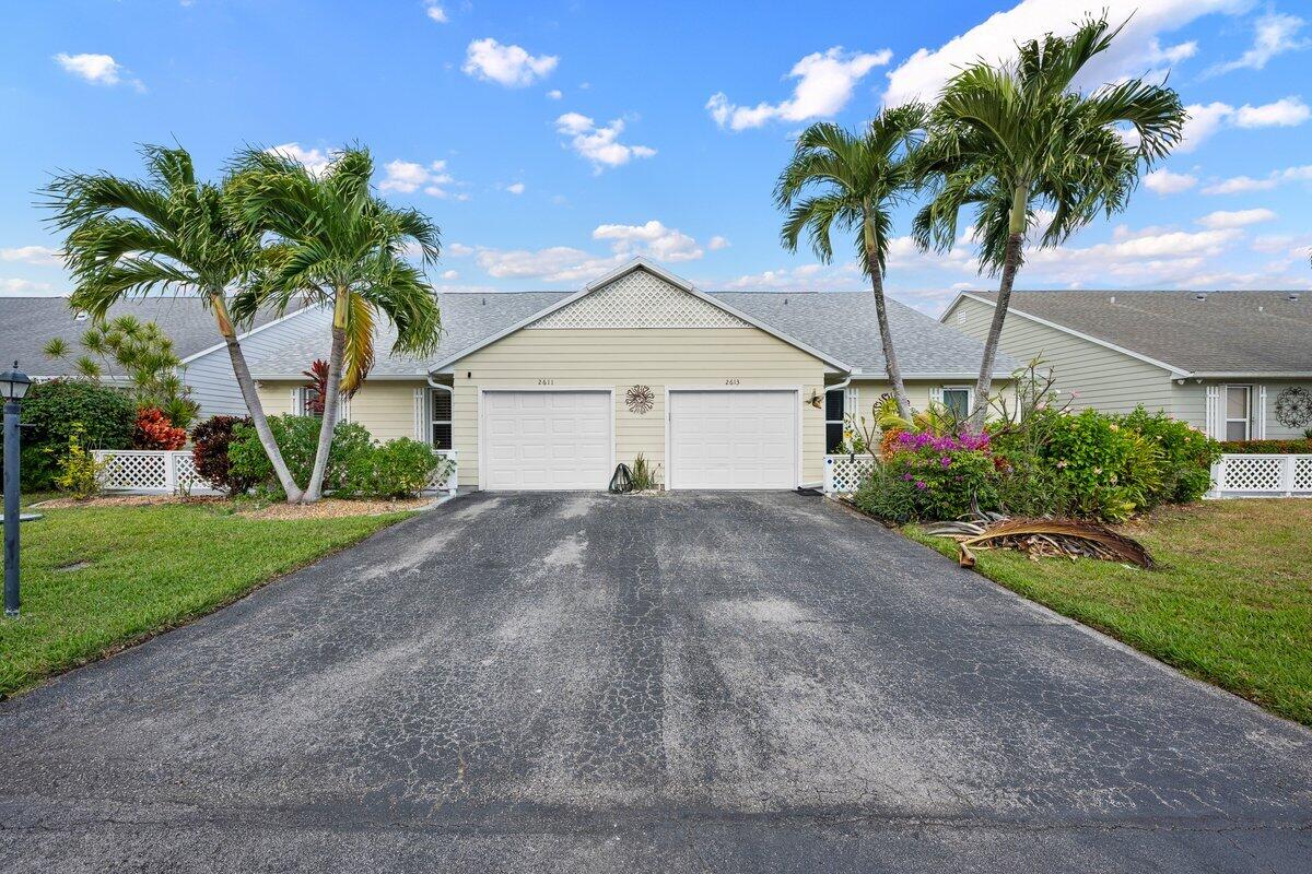 TROPICAL EAST - Residential