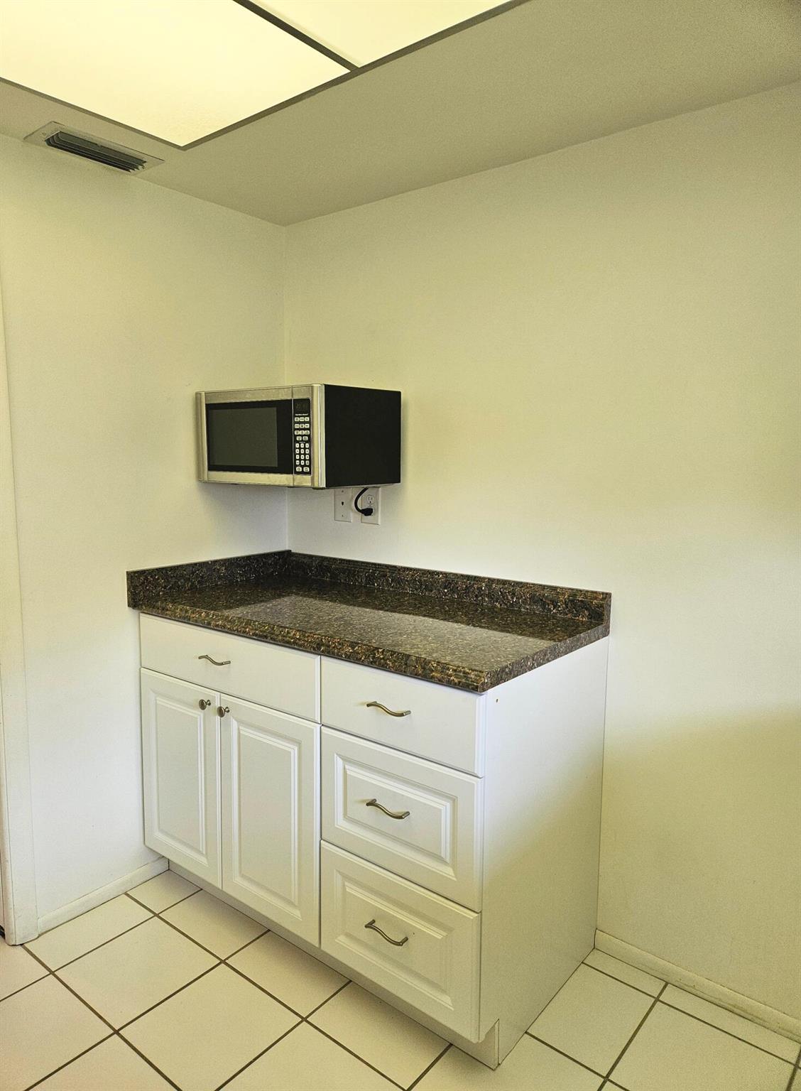 CRESTHAVEN VILLAS CONDO 2 - Residential