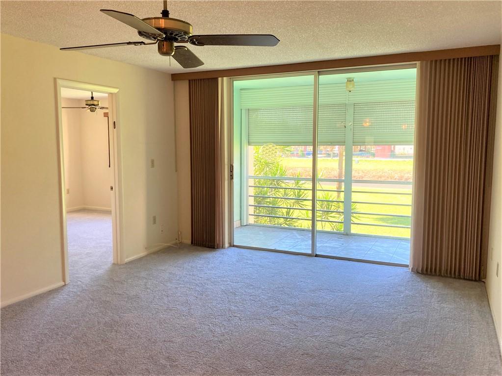 SUNRISE LAKES - Residential