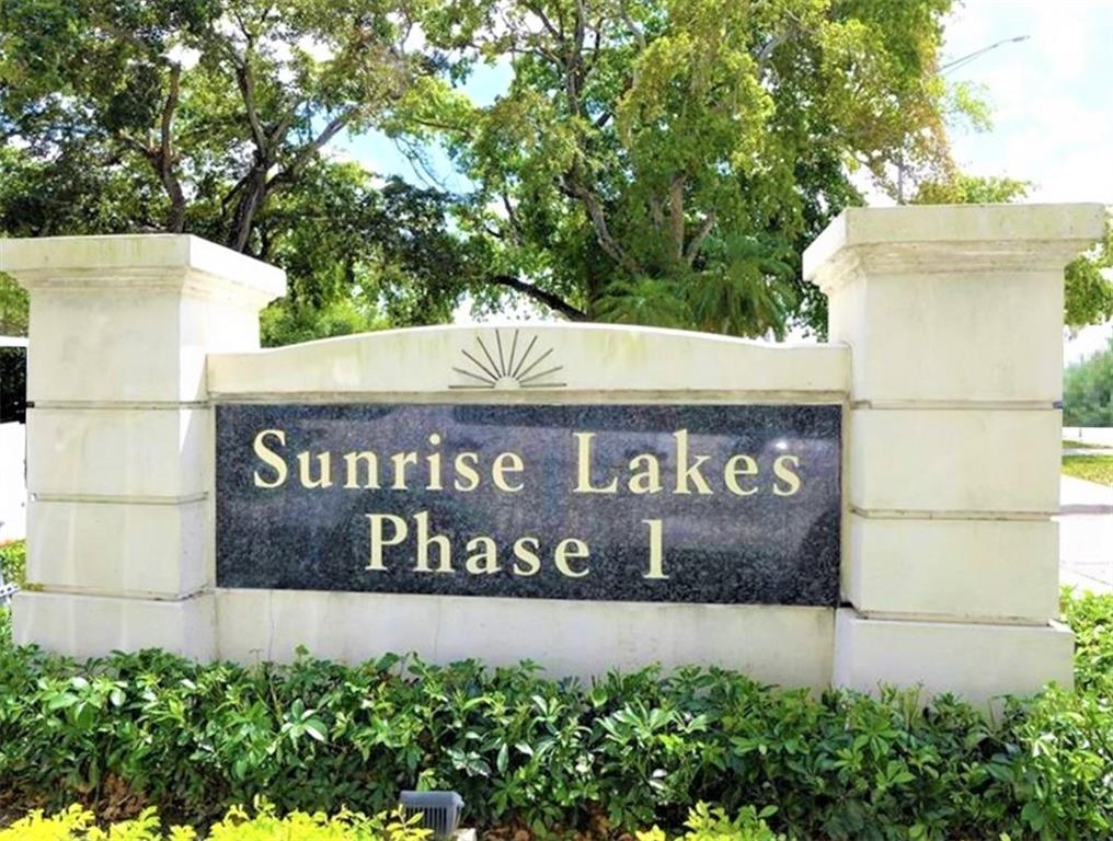 SUNRISE LAKES - Residential
