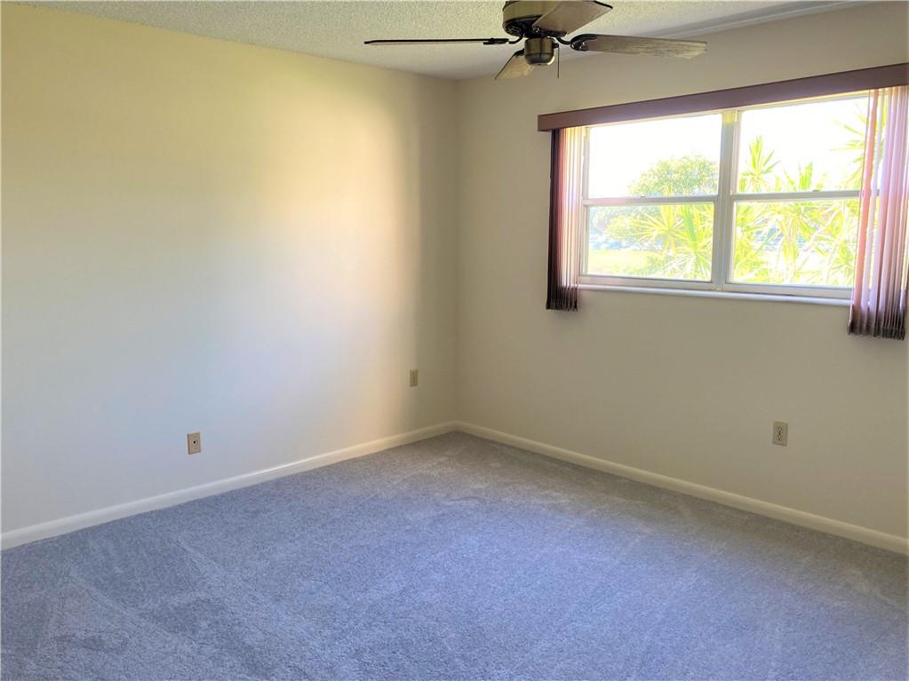 SUNRISE LAKES - Residential