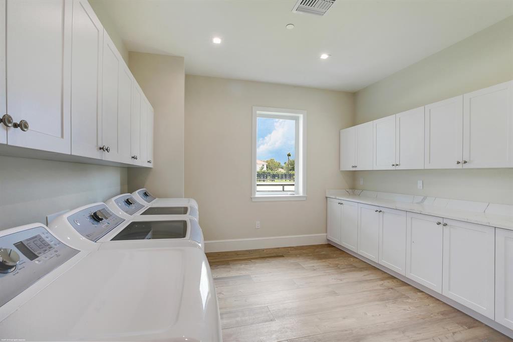 WINDING TRAILS - Residential