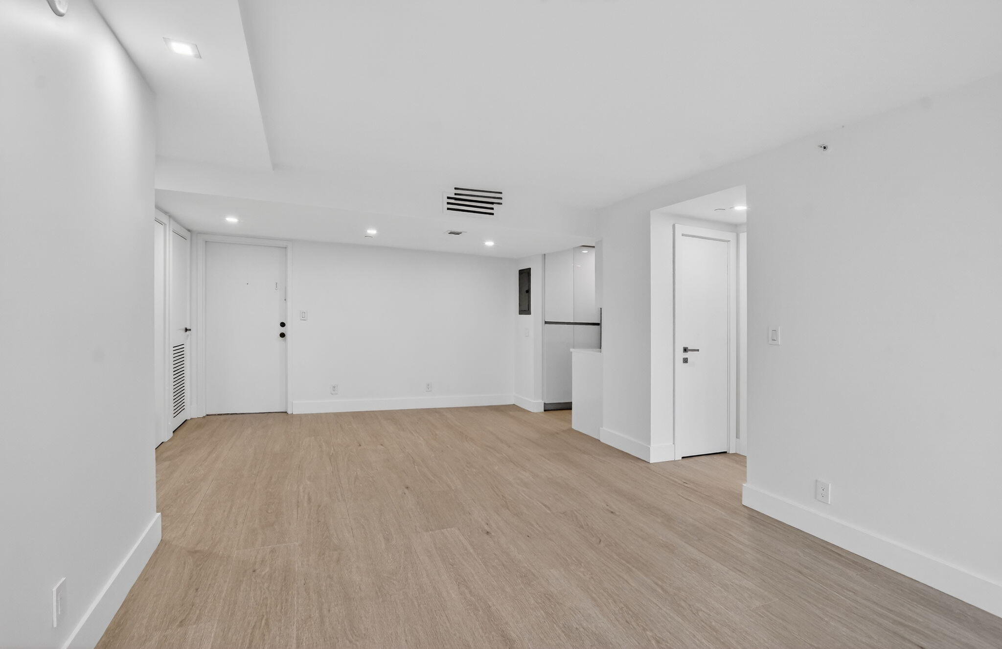 Lakewood Midrise Condo - Residential Lease