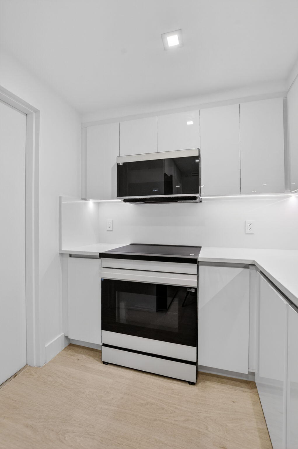 Lakewood Midrise Condo - Residential Lease