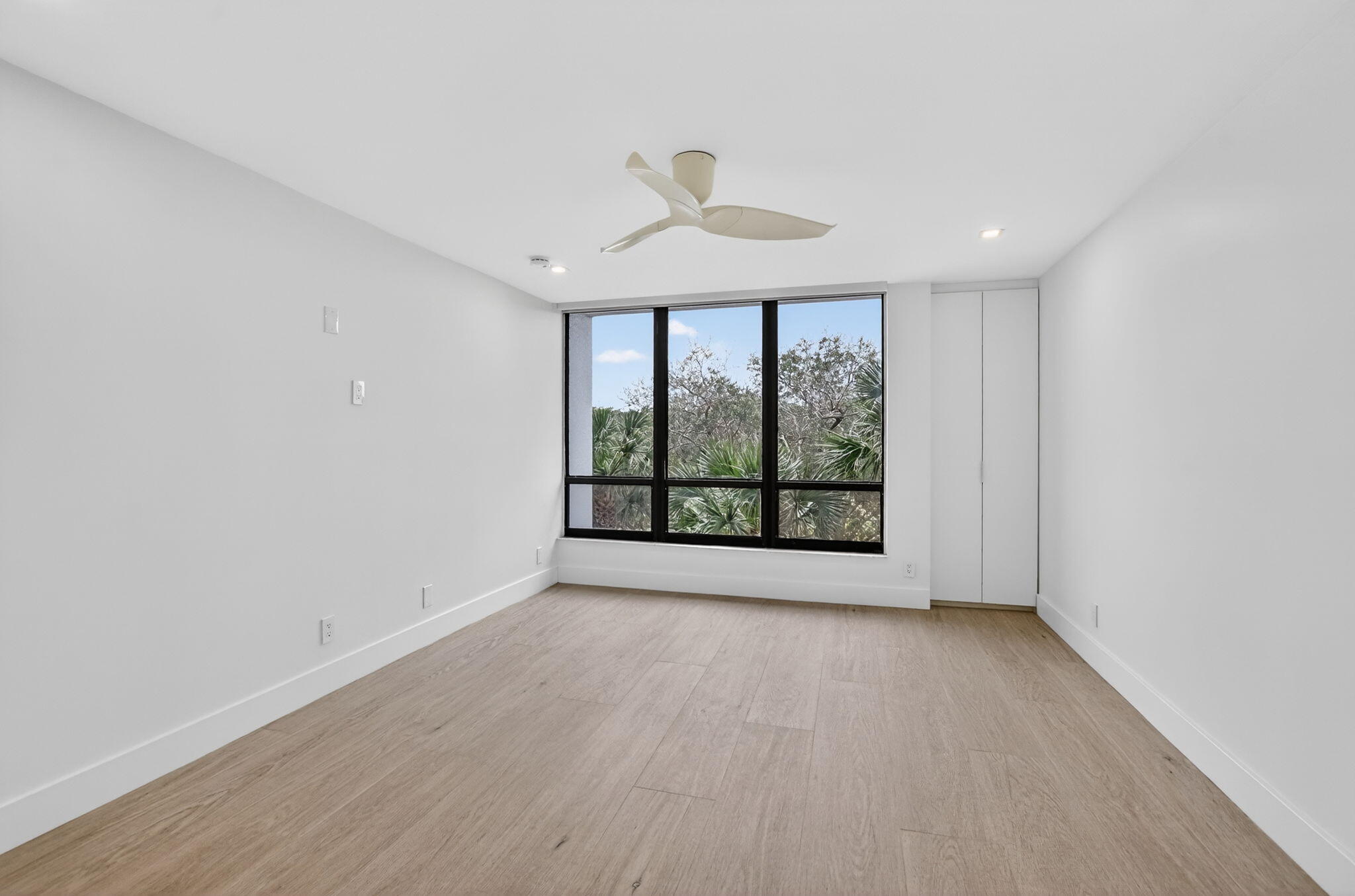 Lakewood Midrise Condo - Residential Lease