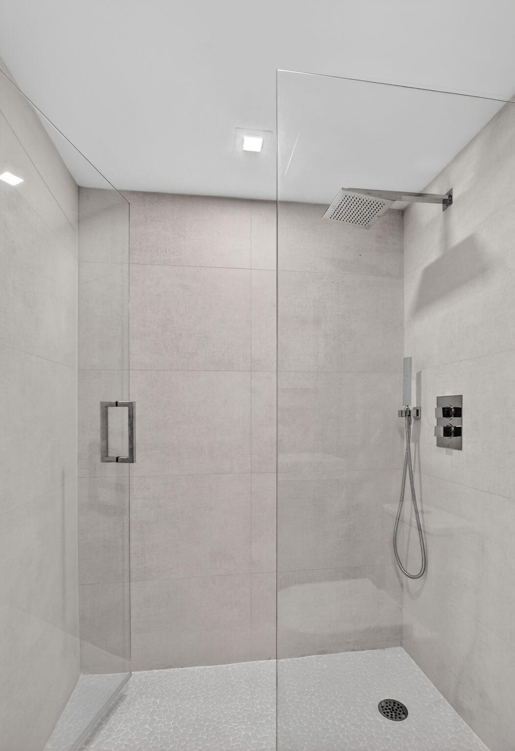 Lakewood Midrise Condo - Residential Lease