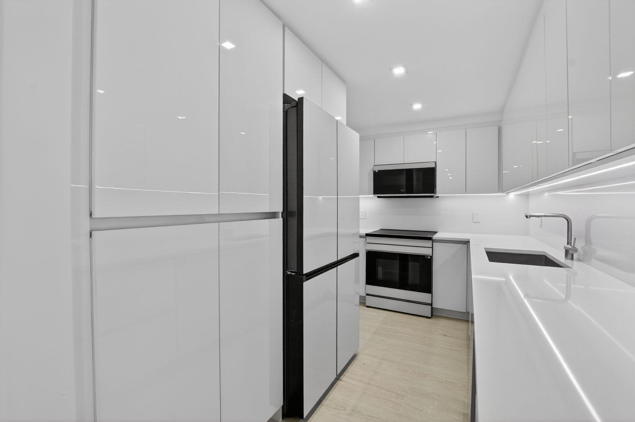 Lakewood Midrise Condo - Residential Lease