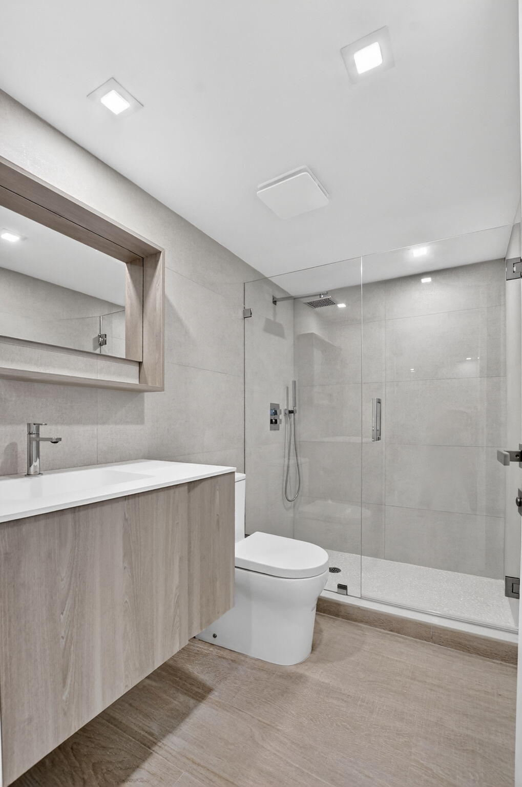 Lakewood Midrise Condo - Residential Lease