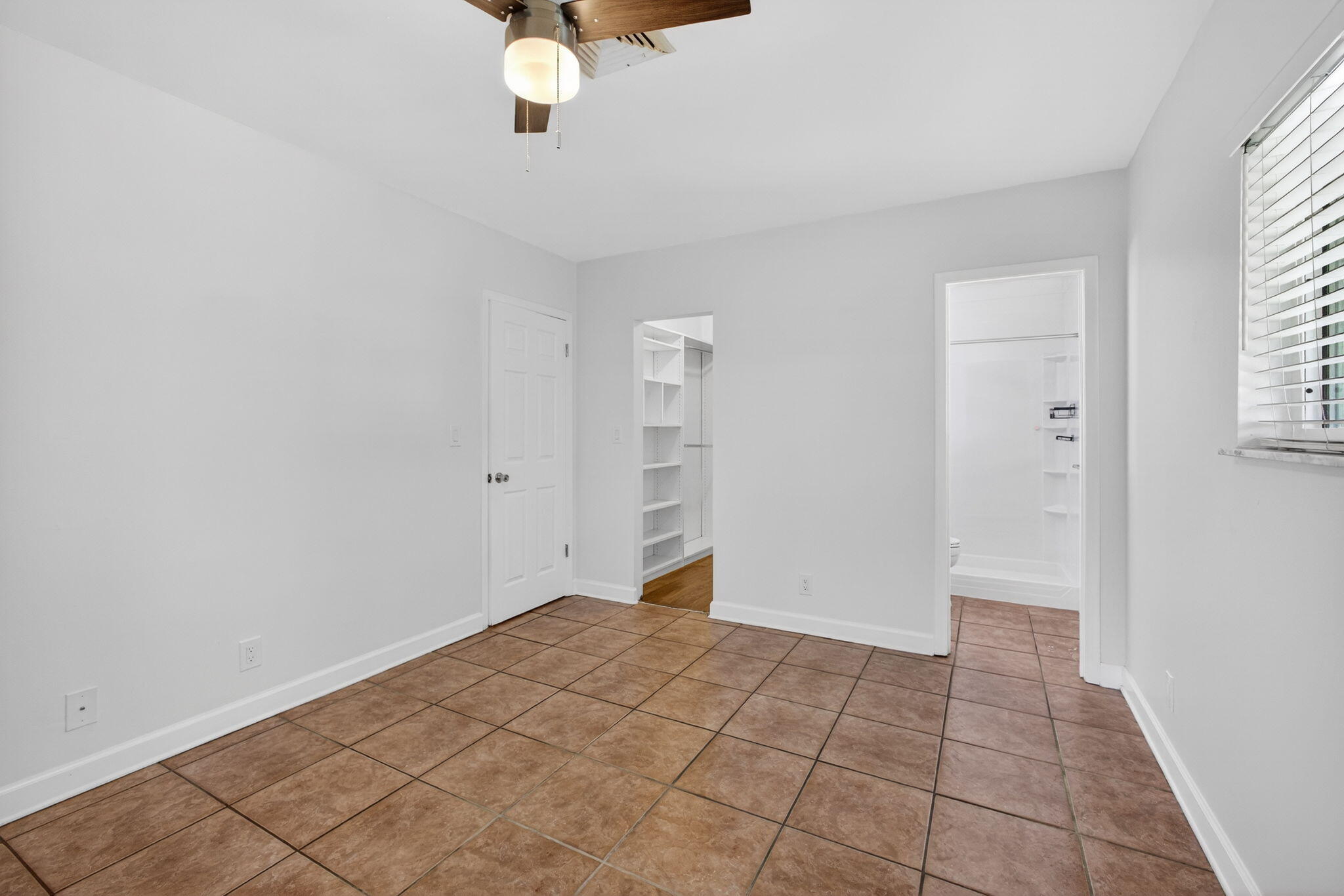 548010 Glenridge, Pine Knll & Ridge - Residential Lease