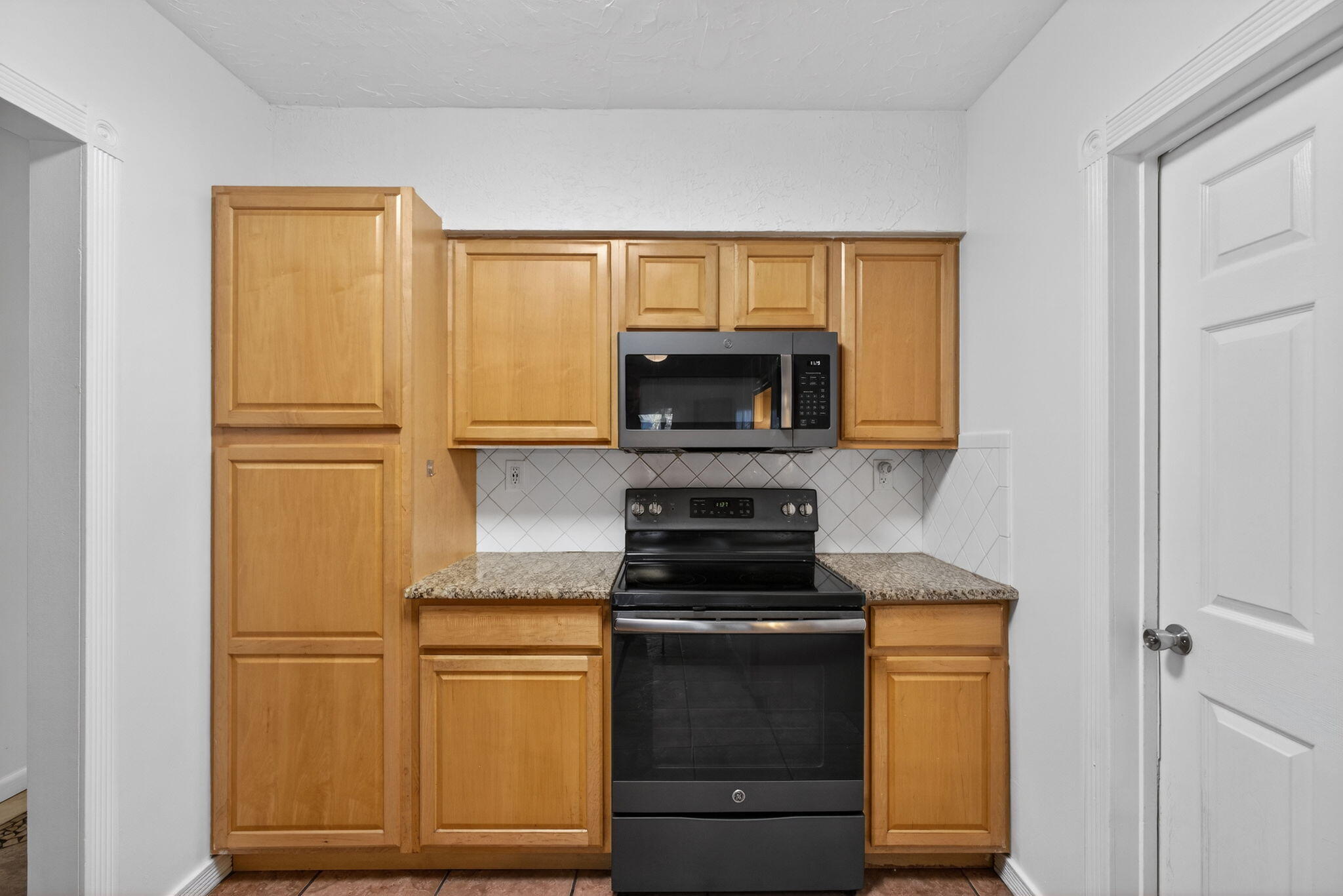 548010 Glenridge, Pine Knll & Ridge - Residential Lease