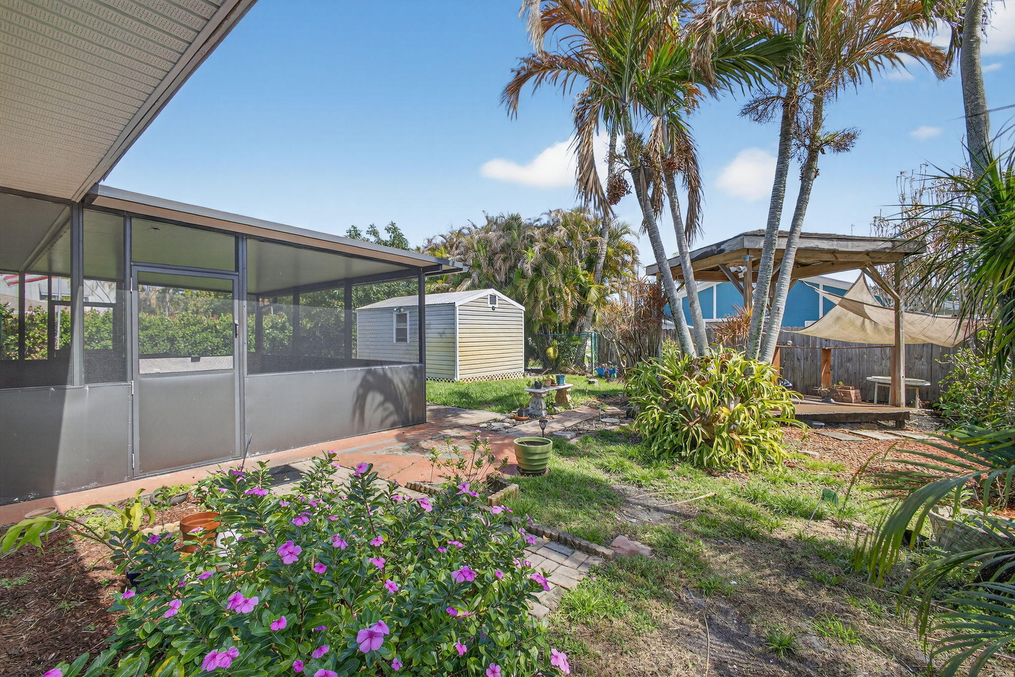 548010 Glenridge, Pine Knll & Ridge - Residential Lease