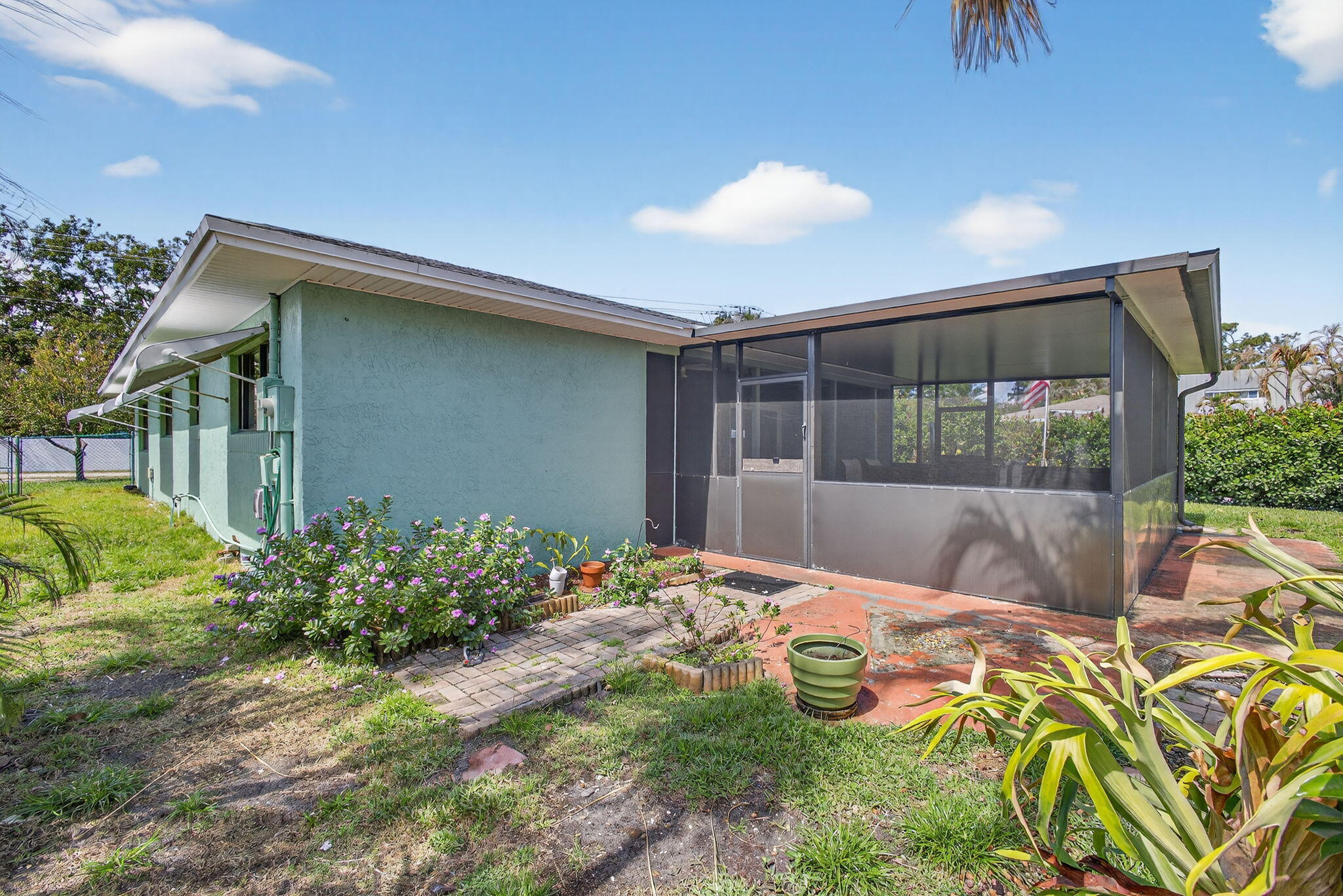 548010 Glenridge, Pine Knll & Ridge - Residential Lease