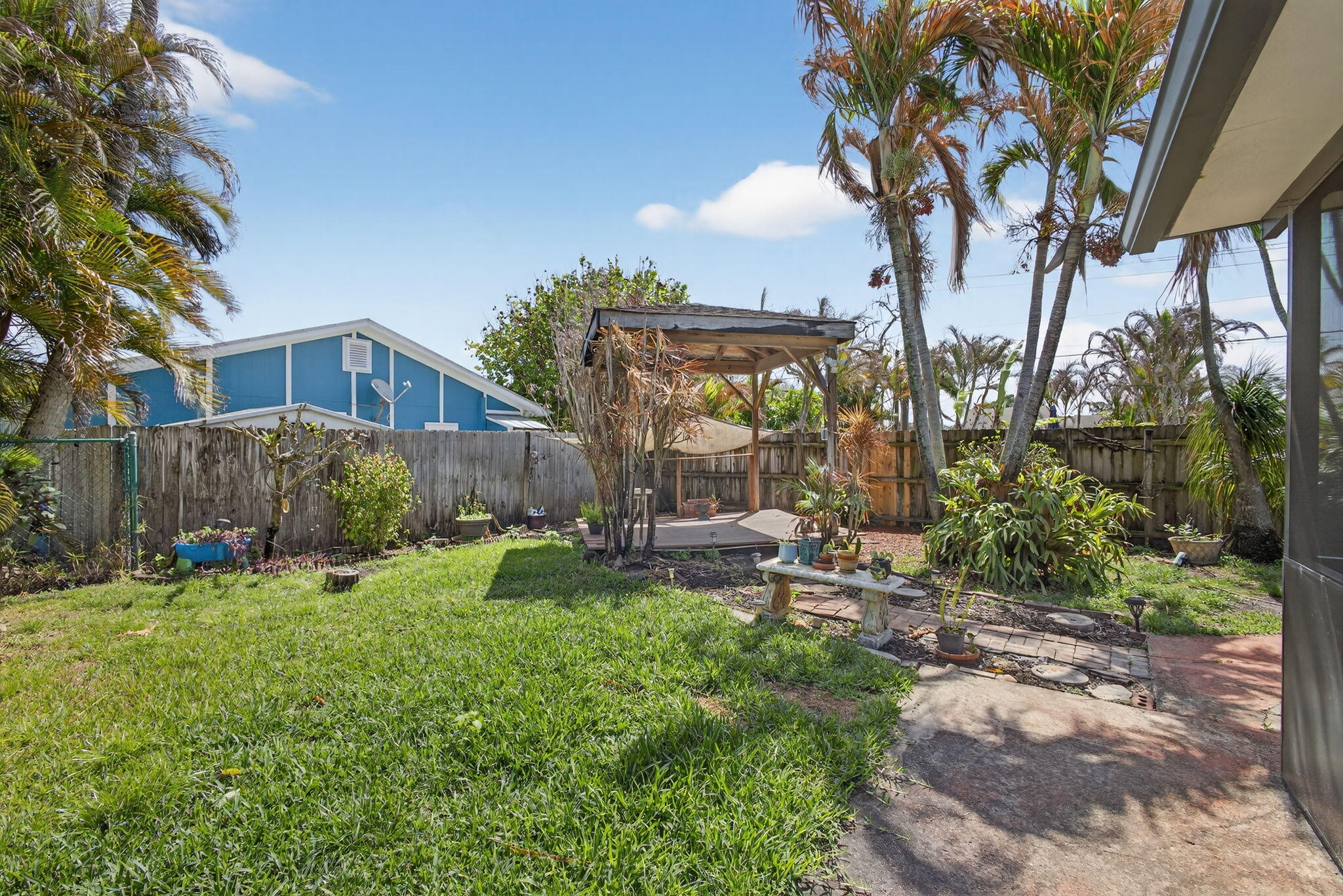 548010 Glenridge, Pine Knll & Ridge - Residential Lease