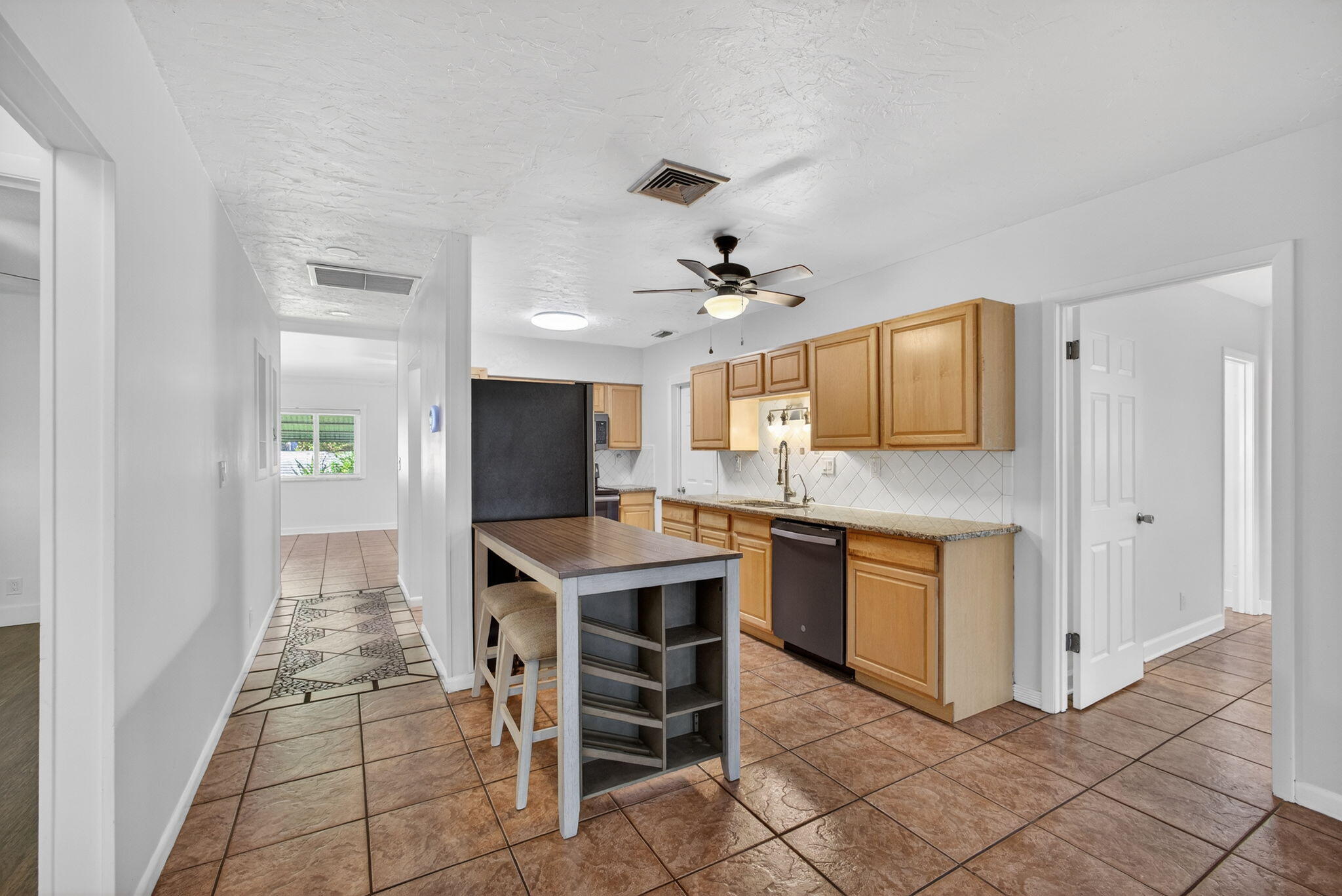 548010 Glenridge, Pine Knll & Ridge - Residential Lease