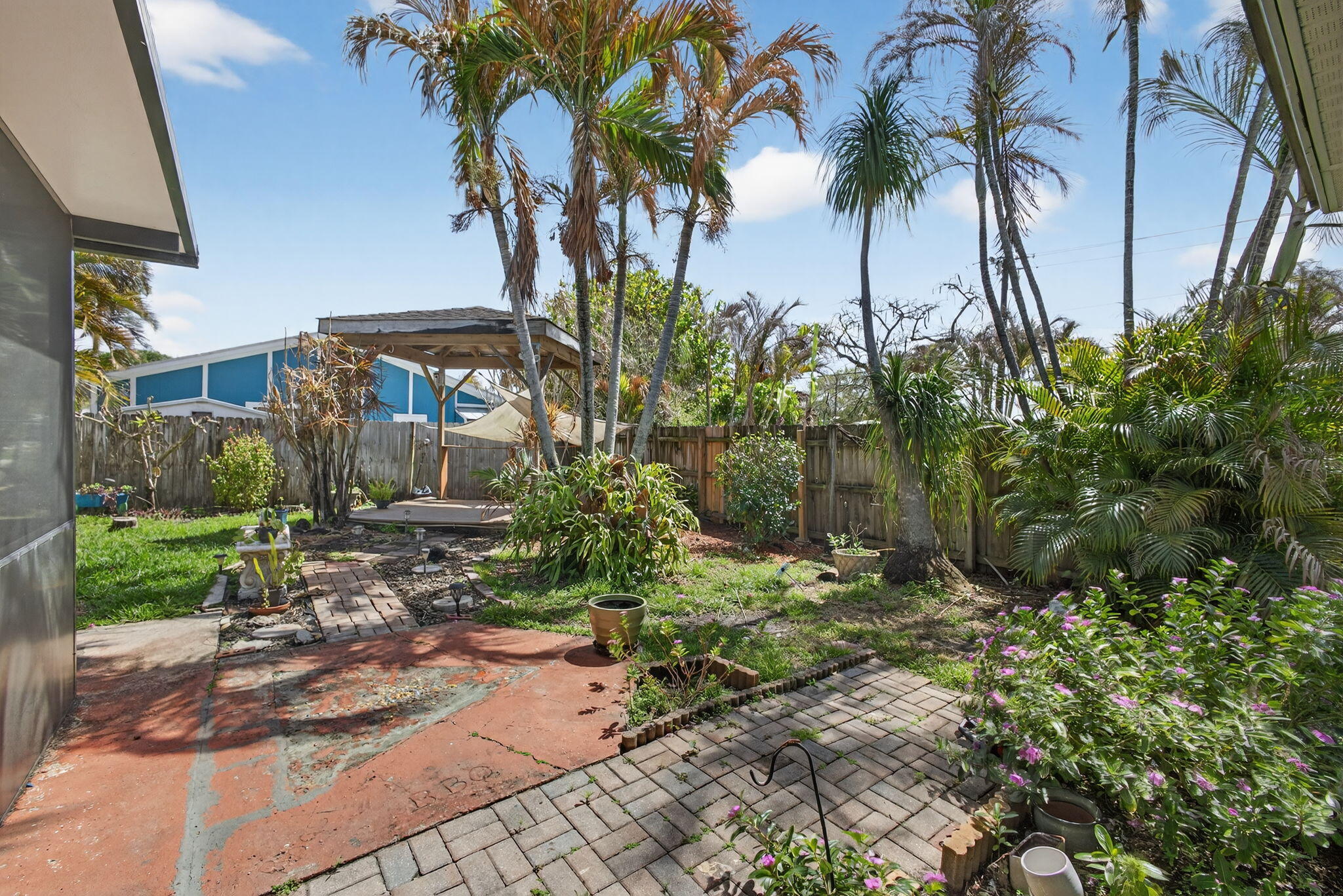 548010 Glenridge, Pine Knll & Ridge - Residential Lease