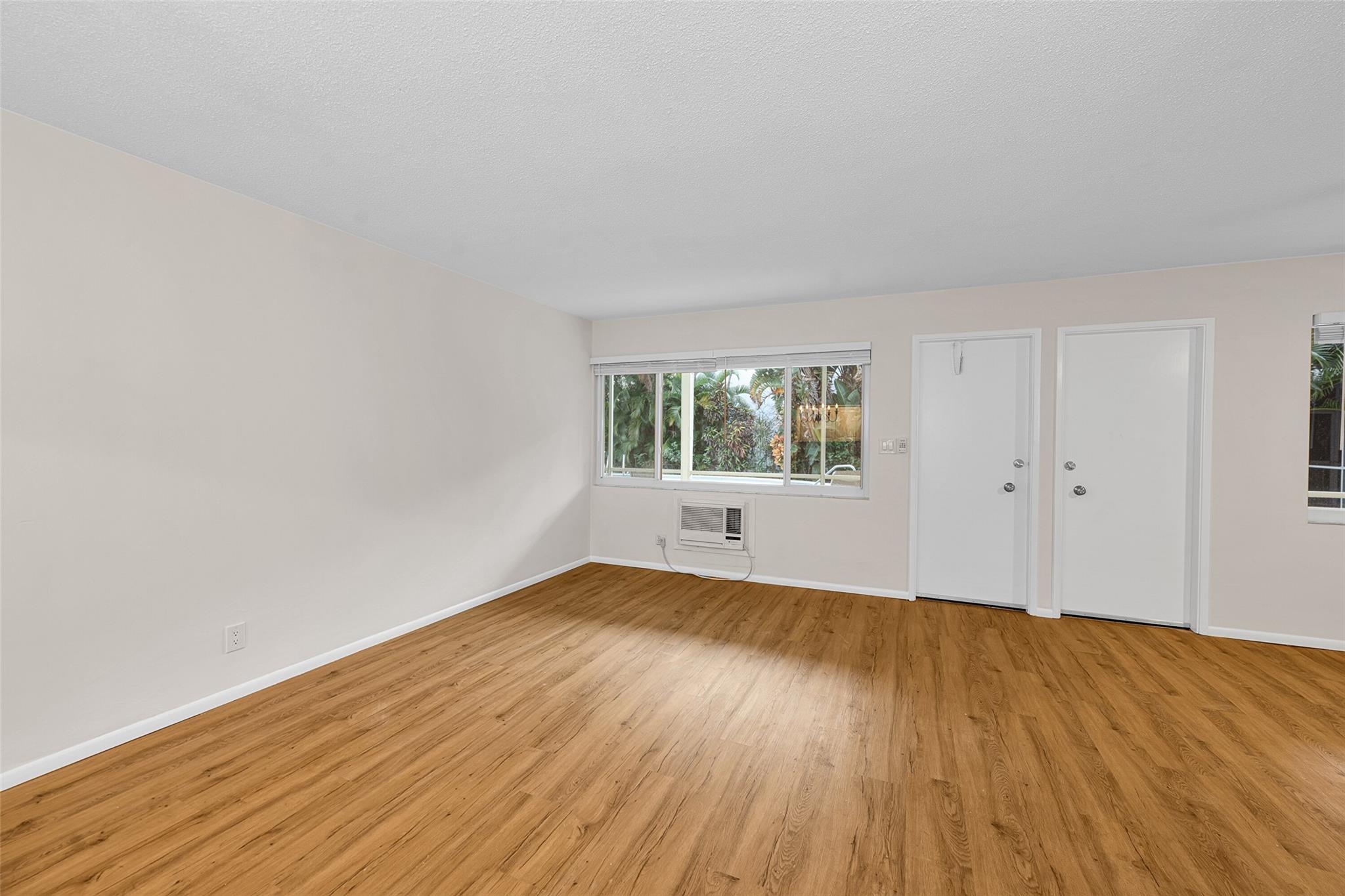 1308 Bayview Dr 1C