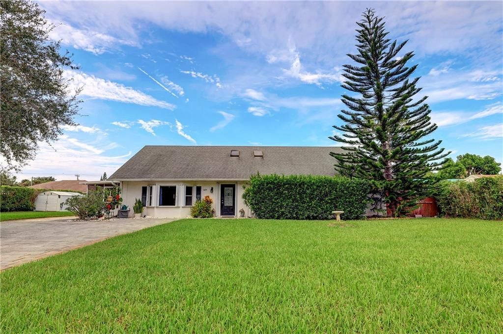 Photo of 3439 SE Kensington St, Stuart, FL 34997 (MLS # F10358101)