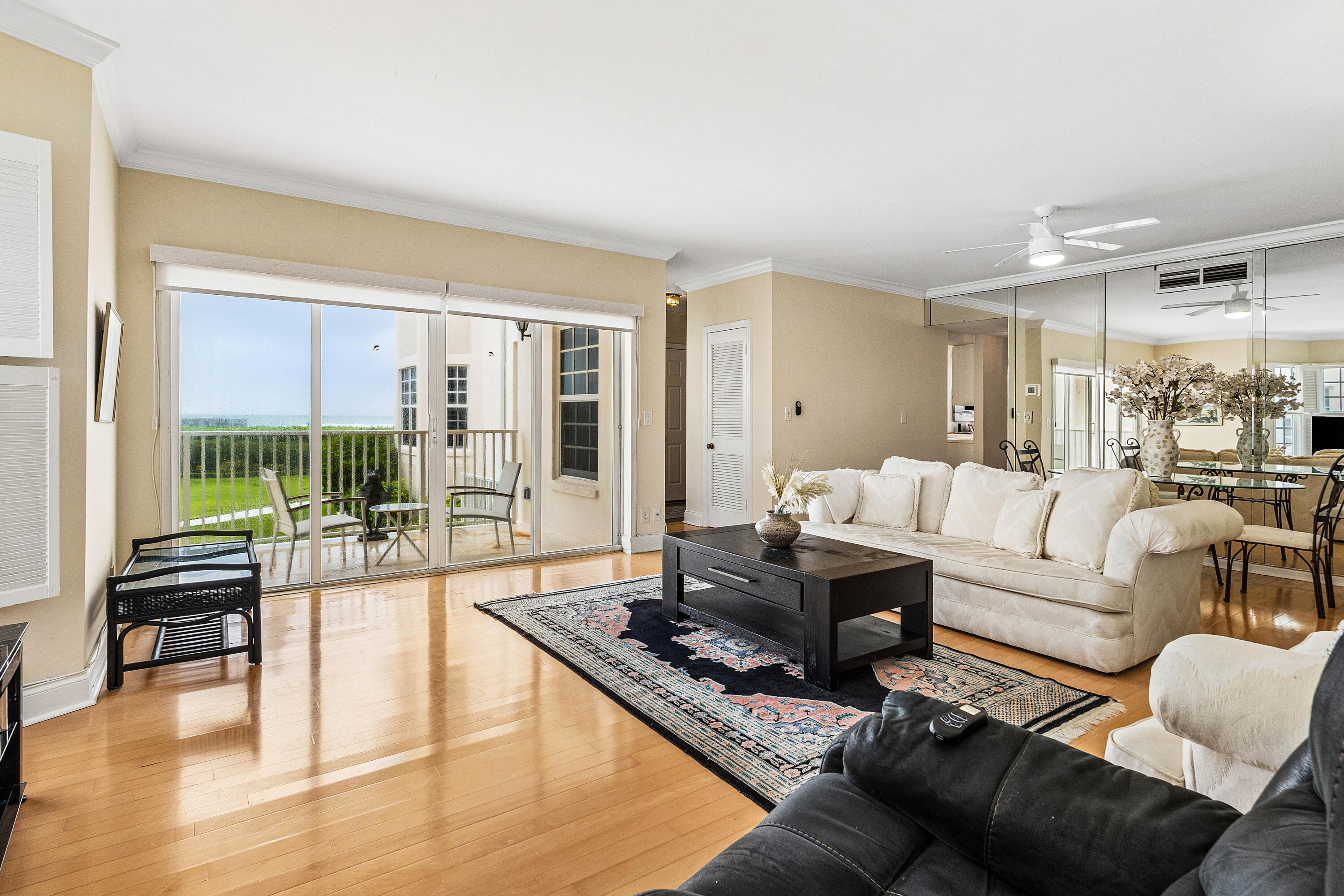 5900 Old Ocean Boulevard C5, Ocean Ridge, FL, 33435/$1,295,000 2 5900 Old Ocean Boulevard C5