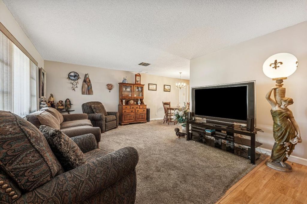 Photo of 811 SW 18th Court, Boynton Beach, FL 33426 (MLS # R11133300)