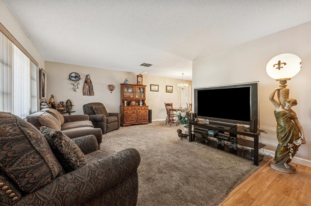 Photo of 811 SW 18th Court, Boynton Beach, FL 33426 (MLS # R11133300)