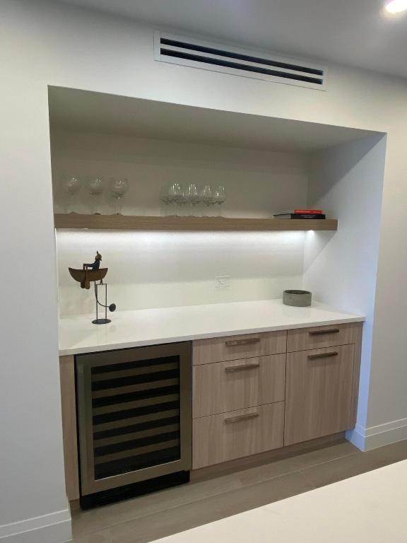 Landmark Buildiing - Residential Lease