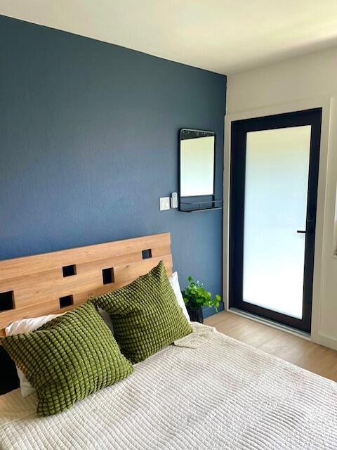 OAKLAND PARK SECOND ADD - Residential Income