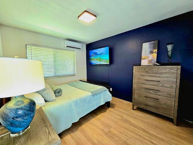 OAKLAND PARK SECOND ADD - Residential Income