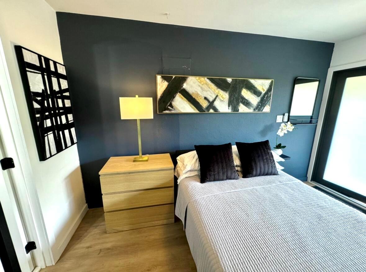 OAKLAND PARK SECOND ADD - Residential Income