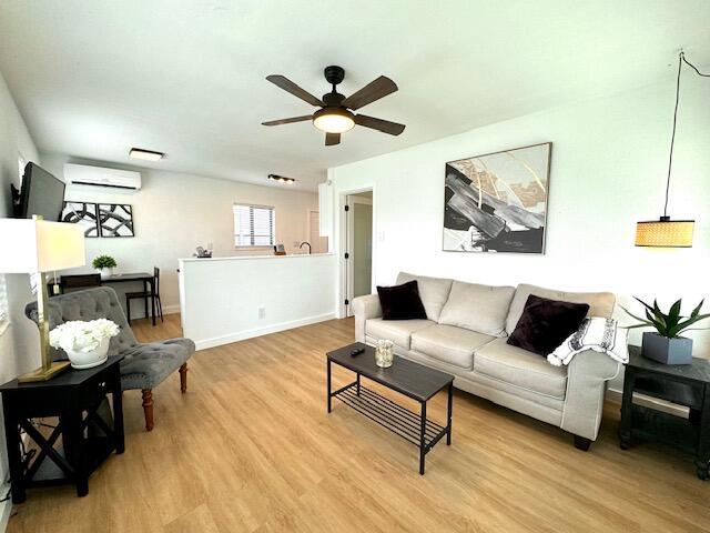 OAKLAND PARK SECOND ADD - Residential Income