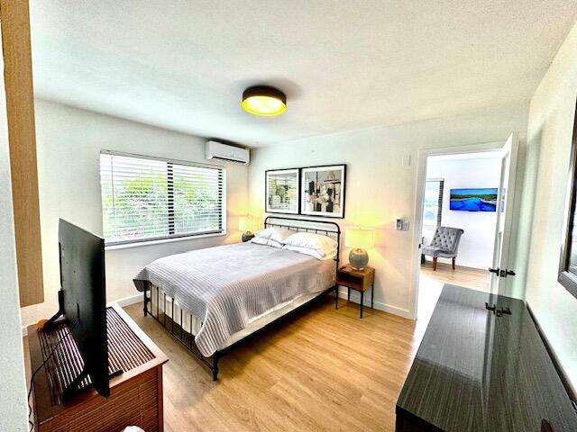 OAKLAND PARK SECOND ADD - Residential Income