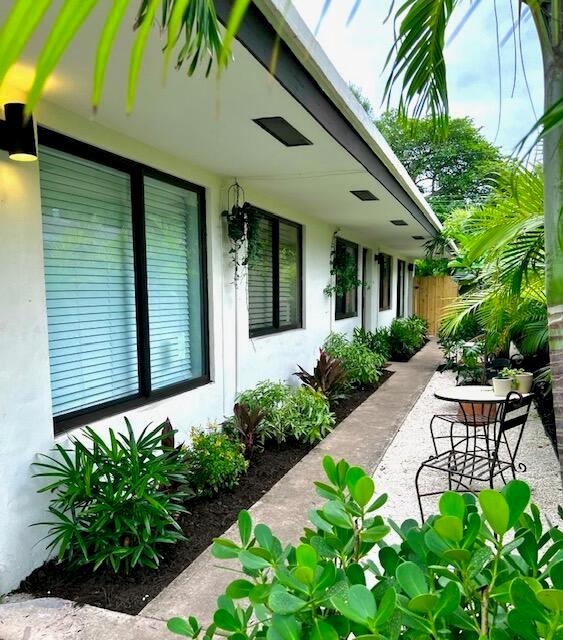 OAKLAND PARK SECOND ADD - Residential Income