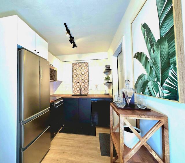 OAKLAND PARK SECOND ADD - Residential Income