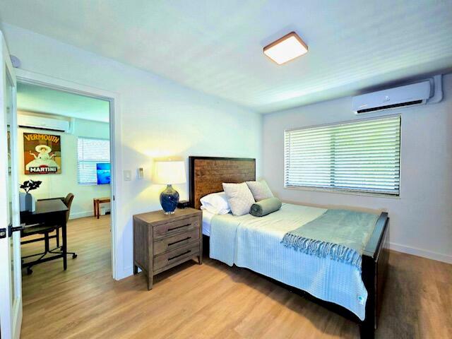 OAKLAND PARK SECOND ADD - Residential Income