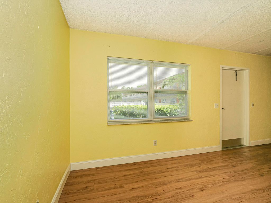 Photo of 923 22nd Place #112, Vero Beach, FL 32960 (MLS # R11102138)