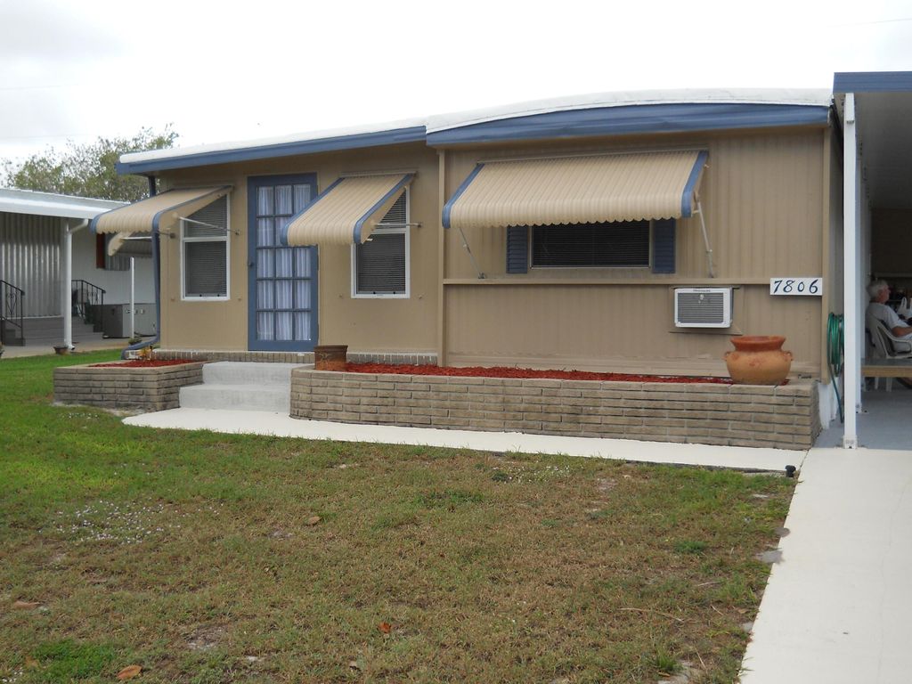 Photo of 7806 SE Wren Avenue, Hobe Sound, FL 33455 (MLS # R11017229)
