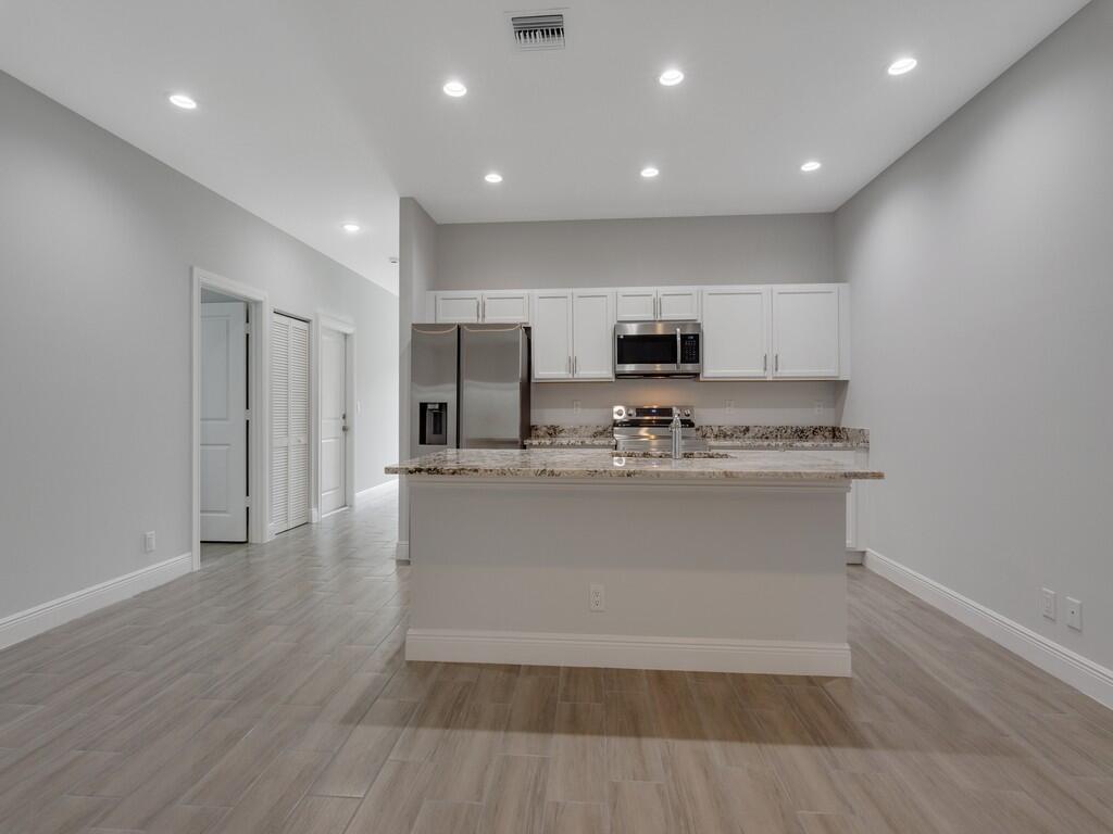 PARADISE PARK UNIT NO 2 - Residential Lease