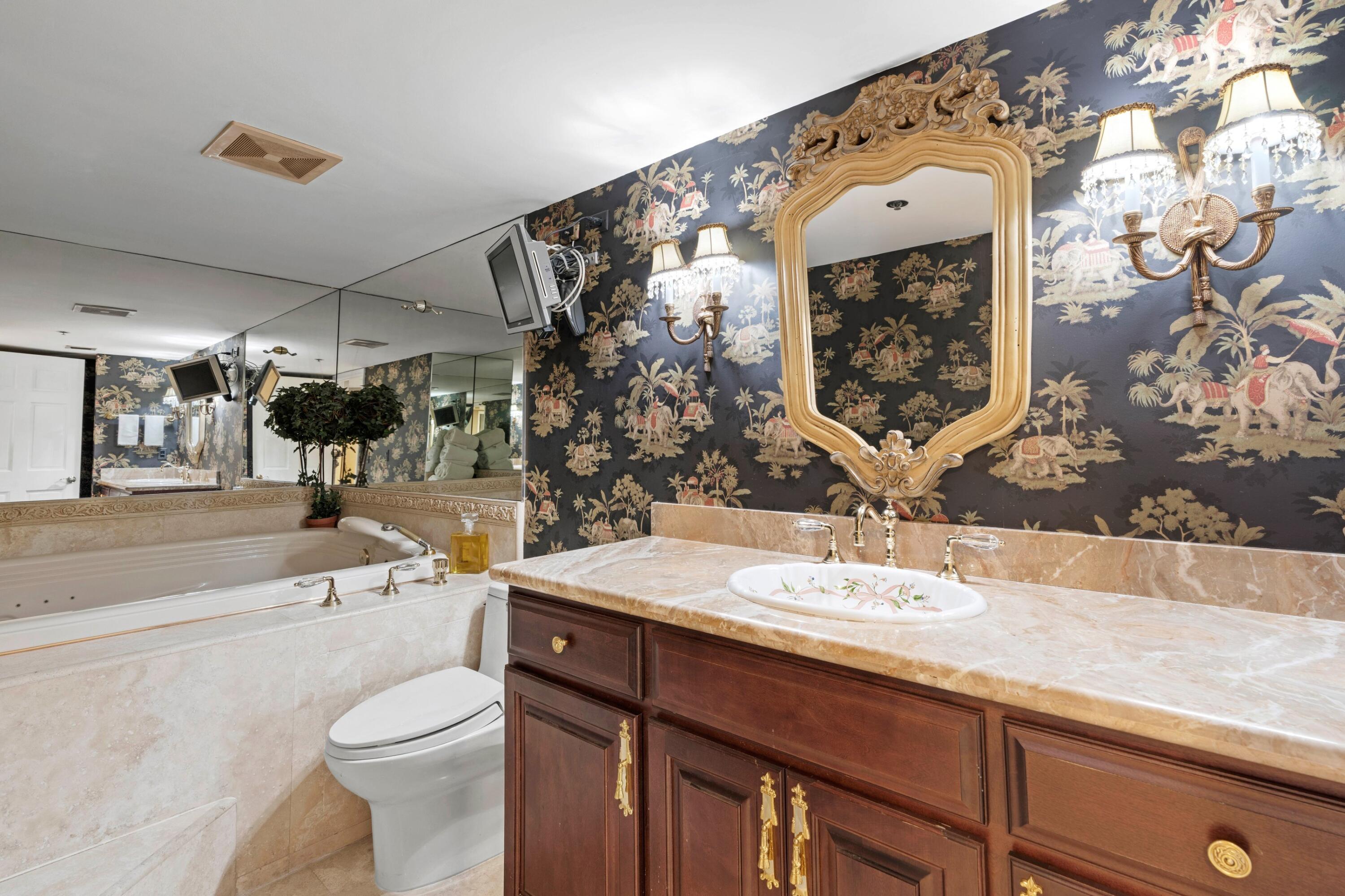 MAJESTIC TOWERS I CONDO - Residential