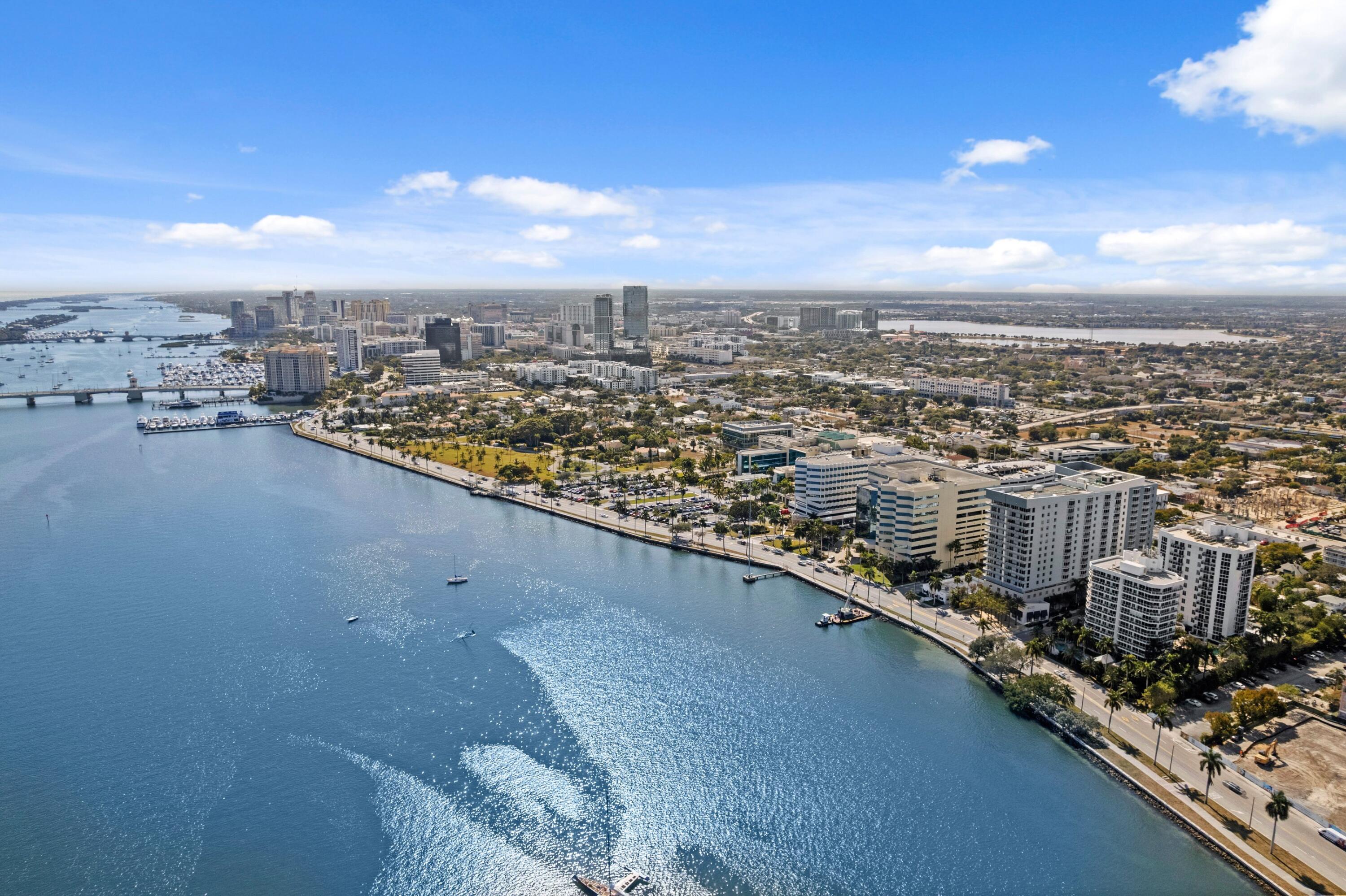 MAJESTIC TOWERS I CONDO - Residential