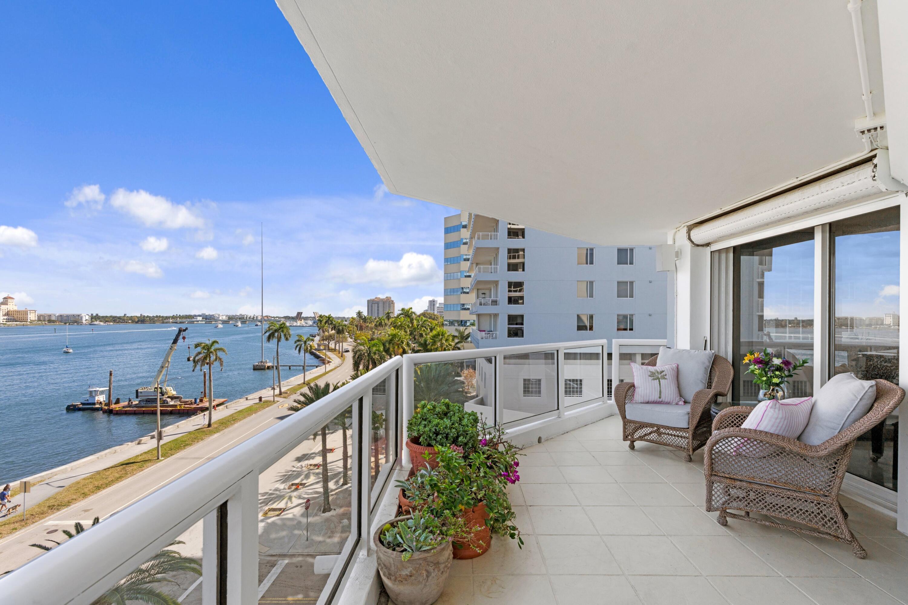 MAJESTIC TOWERS I CONDO - Residential